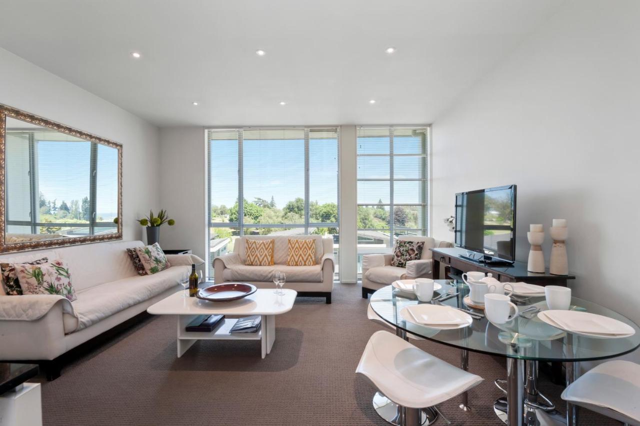 Marinaside Villa - Taupo Holiday Apartment المظهر الخارجي الصورة