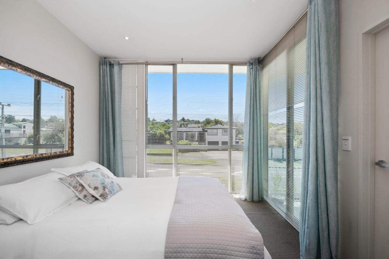 Marinaside Villa - Taupo Holiday Apartment المظهر الخارجي الصورة